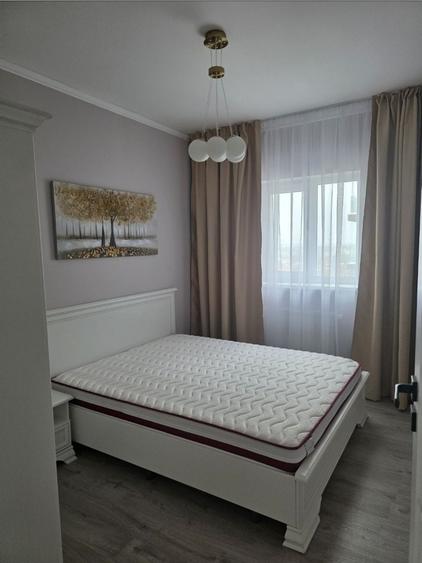 Apartament cu 3 camere decomandat în Exterior Vest