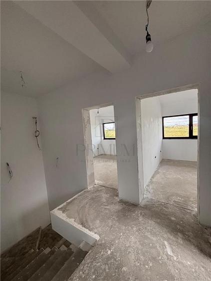 Duplex cu 5 camere cu Canalizare în Moșnița Nouă