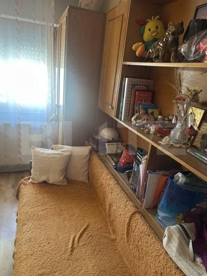 Apartament de vanzare, cu 3 camere, 57 mp, zona Micro 17 - 4