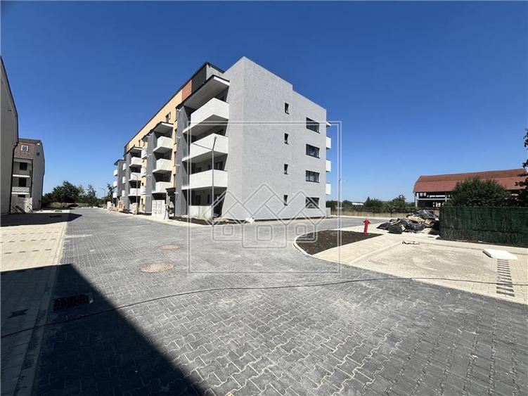 Apartament cu 3 camere nedecomandat în Țiglari