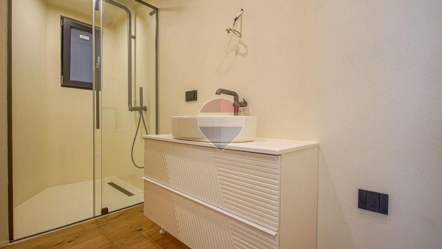 Apartament cu 3 camere decomandat în Centrul Istoric