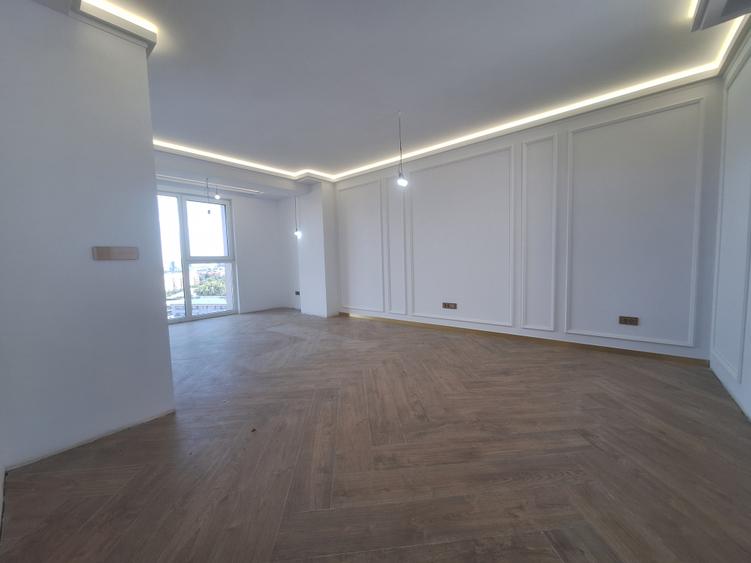 Penthouse cu 2 camere decomandat în Aradului