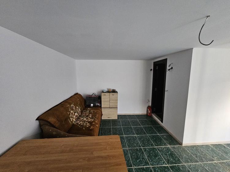 Casă cu 2 camere cu Teren 15000 Mp în Petru Vodă
