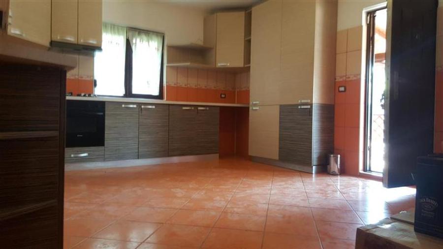 Casă individuală cu 4 camere cu Teren 500 Mp în Hemeiuș