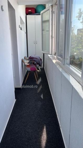 Apartament cu 3 camere decomandat, mobilat în Vitan