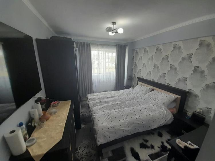 Apartament cu 3 camere decomandat, mobilat în Sud