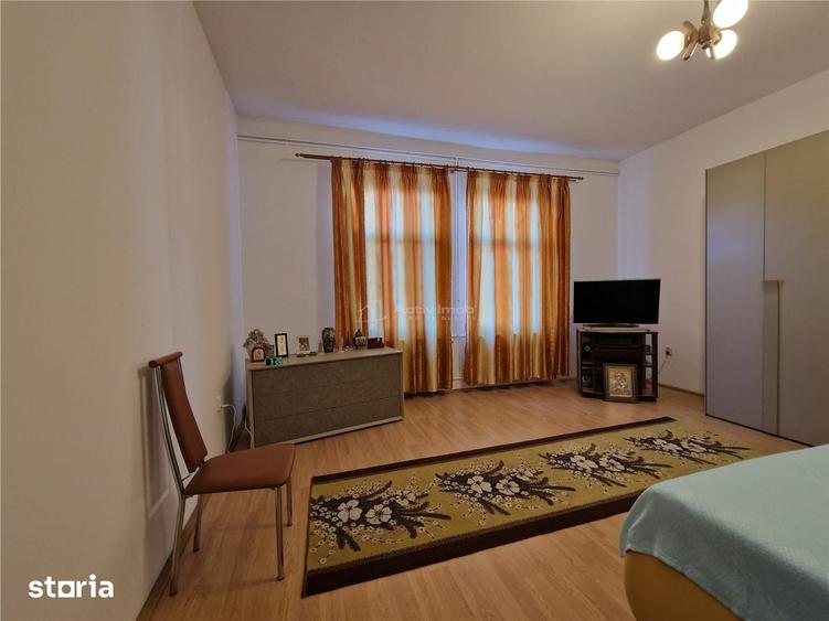 Casă cu Teren 866 Mp în Central