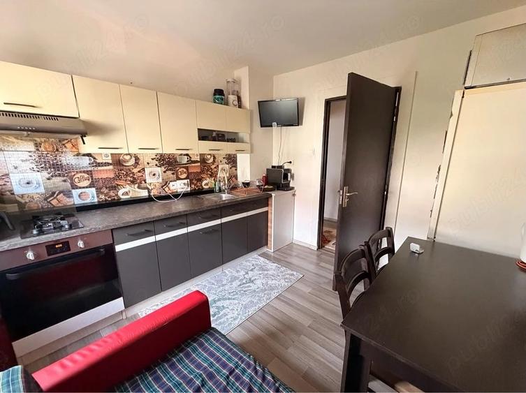 Apartament cu 2 camere semidecomandat în Soarelui