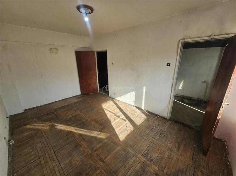 Garsonieră nedecomandată în Cuptoare (Reșița)