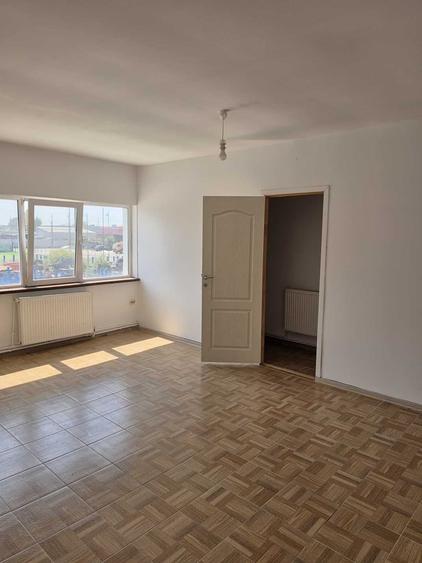 Spațiu comercial, de 75 mp, în Central