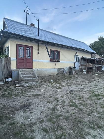 Casă cu 2 camere în Miroslovești