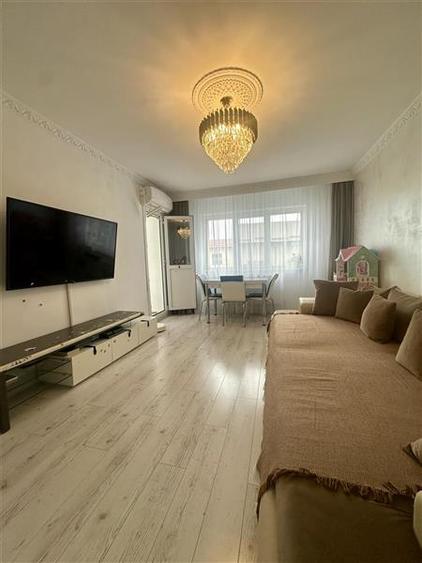 Apartament cu 3 camere decomandat, mobilat în Km 4-5