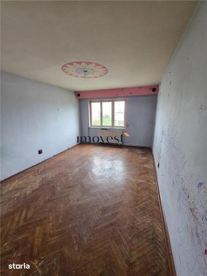 Apartament cu 3 camere decomandat în Micro 15