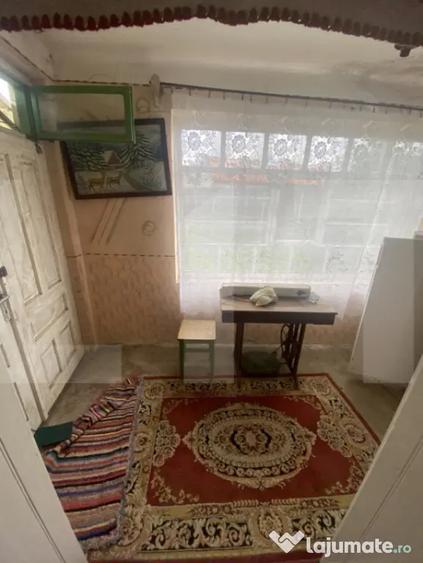 Casă cu 3 camere cu Teren 2100 Mp în Central