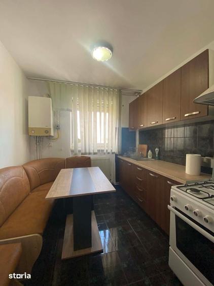 Apartament cu 2 camere semidecomandat în Micro 17