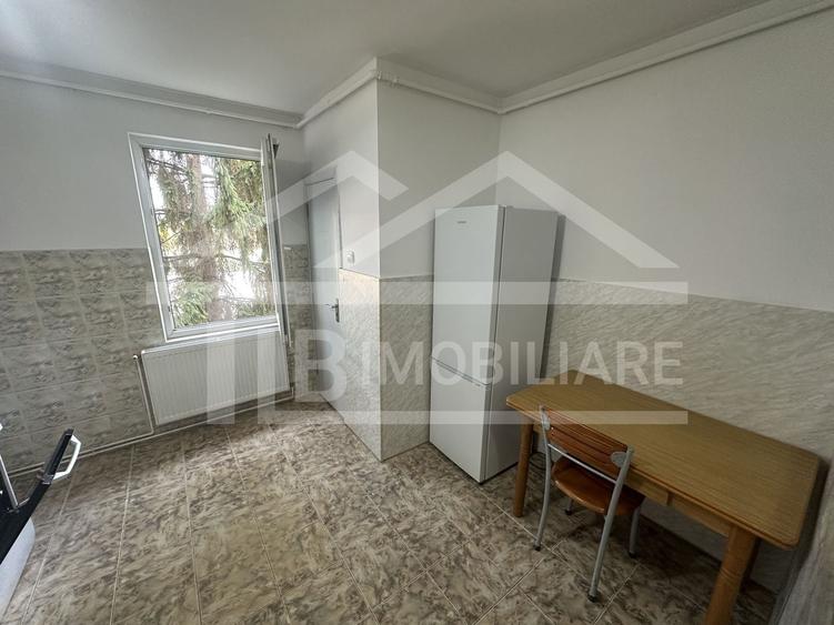 Apartament cu 2 camere decomandat în Pandurilor
