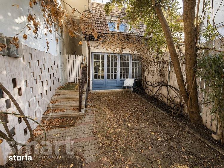 Casa in centrul istoric cu spatiu comercial si parcare proprie Zona 0 - 1