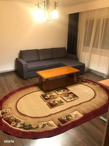 Apartament cu 3 camere decomandat în Teilor