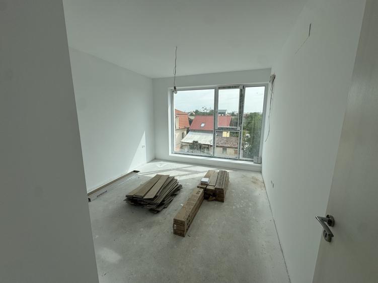 Apartament cu 2 camere decomandat în Lipovei
