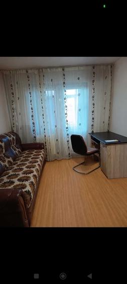 Apartament cu 2 camere semidecomandat în Craiovița Nouă