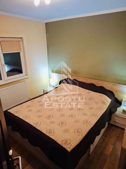 Apartament cu 4 camere decomandat, mobilat în Confecții