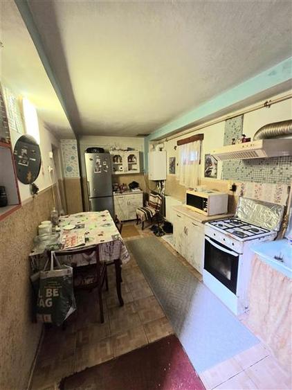 Casă cu 4 camere cu Canalizare în Casa de Cultură