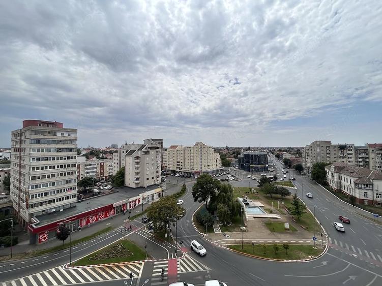 Apartament cu 2 camere decomandat în Intim