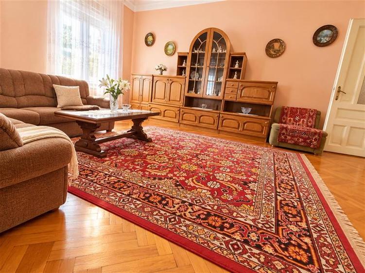 Casă individuală cu 3 camere cu Teren 490 Mp în Central