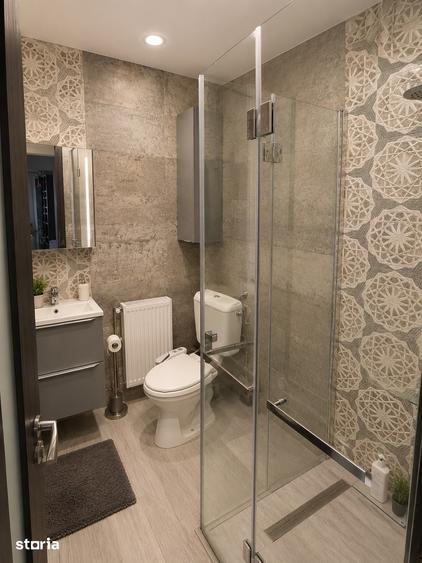 Apartament cu 4 camere semidecomandat în Berceni