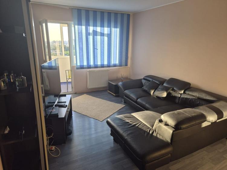 Apartament cu 2 camere decomandat, mobilat în Malu Roșu