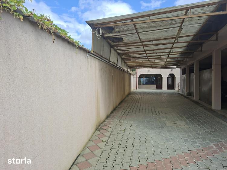Casă cu 8 camere cu Teren 410 Mp în Central