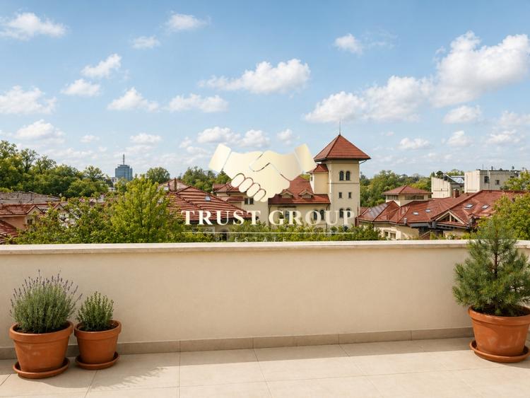 Apartament cu 5 camere decomandat în Aviatorilor