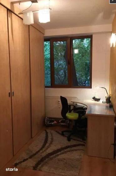 Apartament cu 3 camere decomandat, mobilat în Drumul Taberei