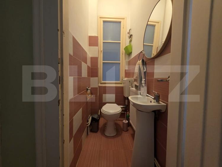 Apartament cu 3 camere semidecomandat, mobilat în Semicentral