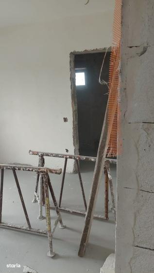 Casă cu 4 camere cu Teren 450 Mp în Malu Mare