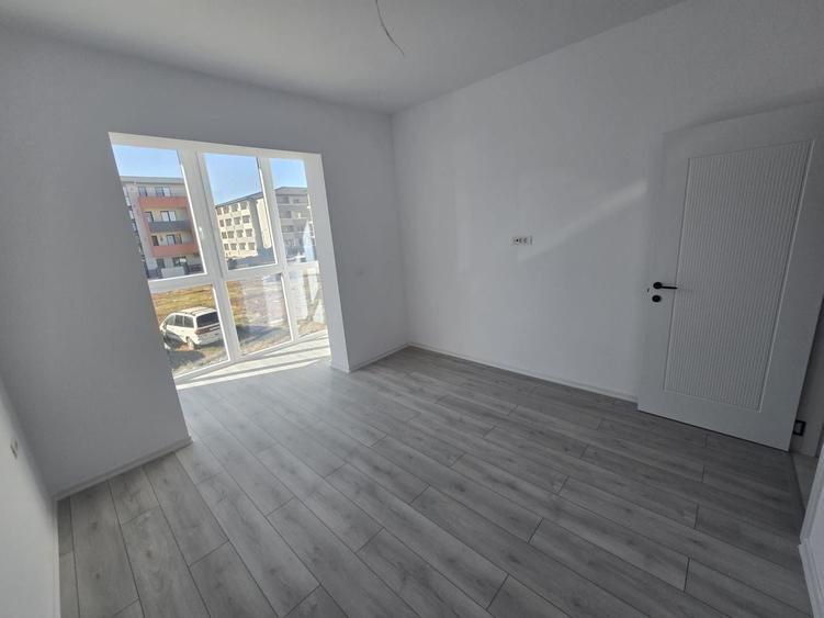 Apartament cu 2 camere decomandat în Giroc