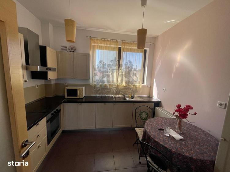 Apartament cu 3 camere decomandat în Victoriei