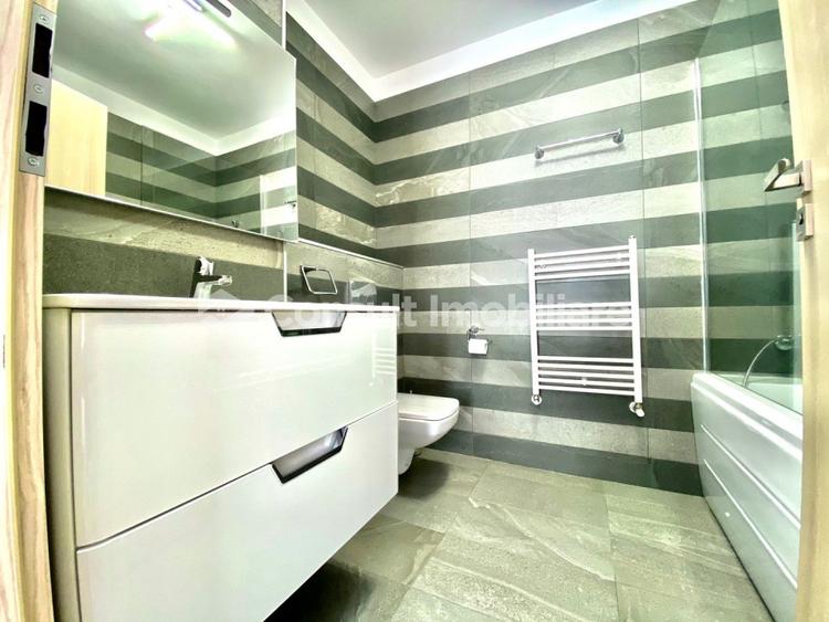 Apartament cu 3 camere semidecomandat, mobilat în Sopor