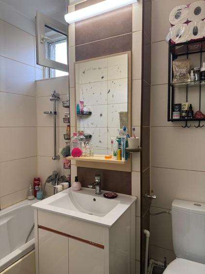 Apartament cu 3 camere semidecomandat, mobilat în Drumul Taberei — fotografia 2