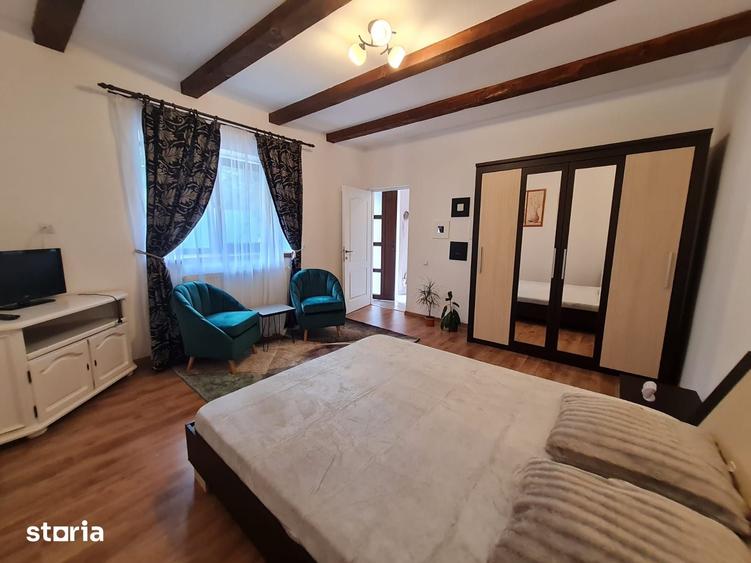 Garsonieră decomandată în Schei