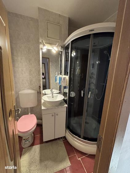 Apartament cu 4 camere decomandat în Central