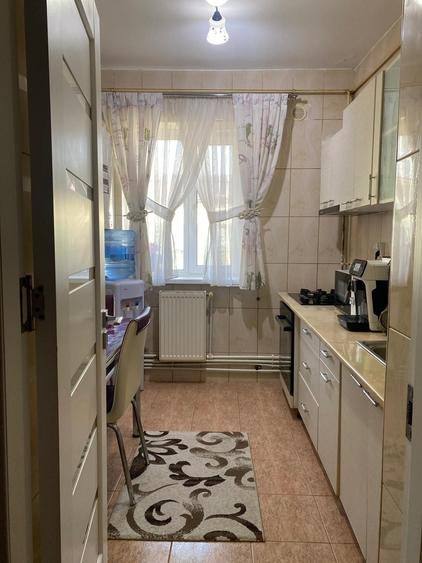 Apartament cu 2 camere semidecomandat în Cuza Vodă