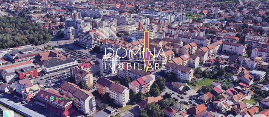 Apartament cu 3 camere decomandat, mobilat în Central