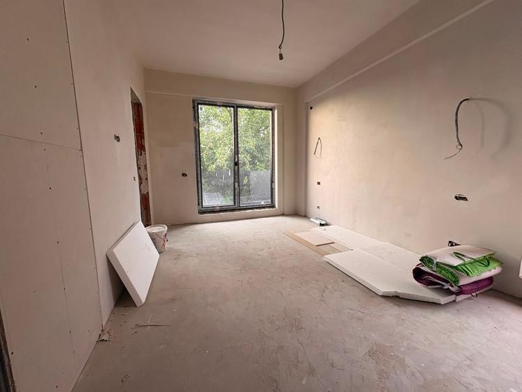 Duplex cu 4 camere cu Canalizare în Străulești