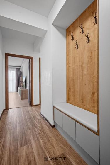 Apartament cu 4 camere decomandat în Tractorul