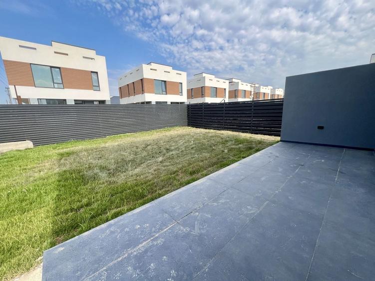 Casă individuală cu 5 camere cu Canalizare în Tunari