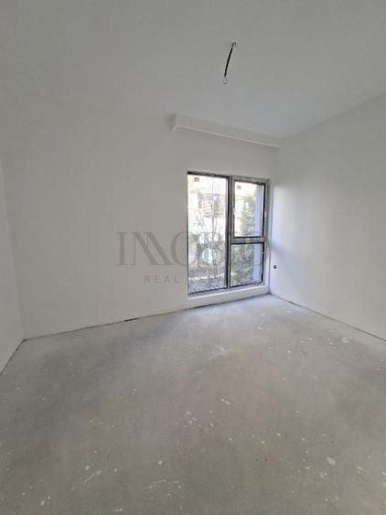Duplex cu 4 camere cu Canalizare în Ostratu