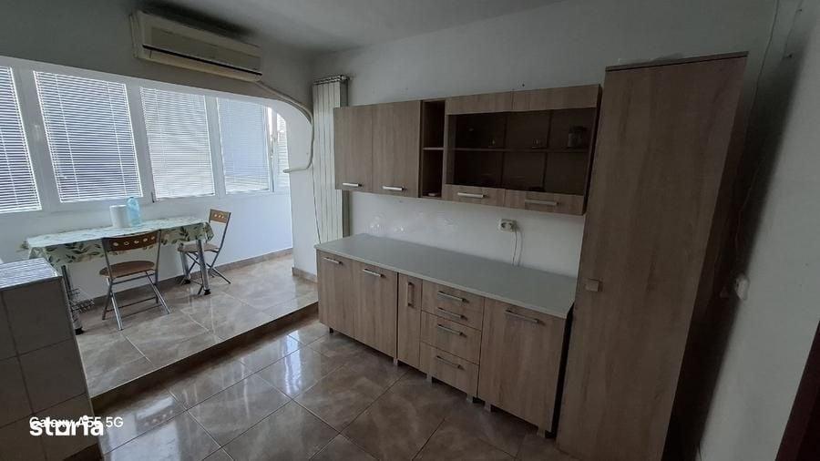 Apartament cu 2 camere decomandat în Moșilor