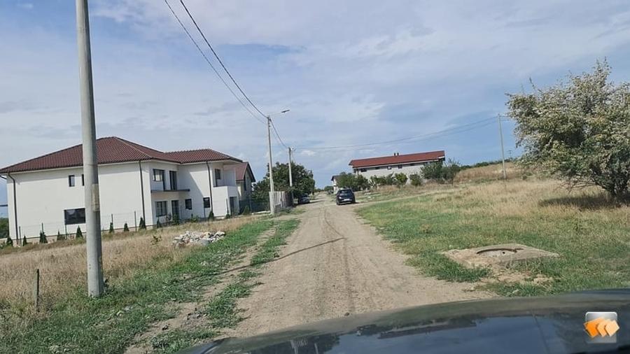 Teren Construcții intravilan de 3800 mp, în Tuzla