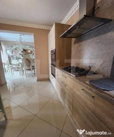 Casă cu 5 camere cu Teren 500 Mp în Criș